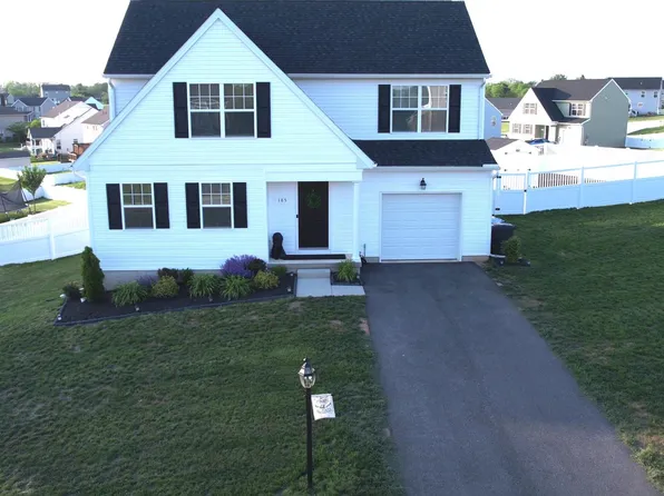 185 Farm House Ln, York, PA 17408