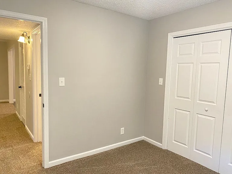 421 Alma Ln — Photo 12