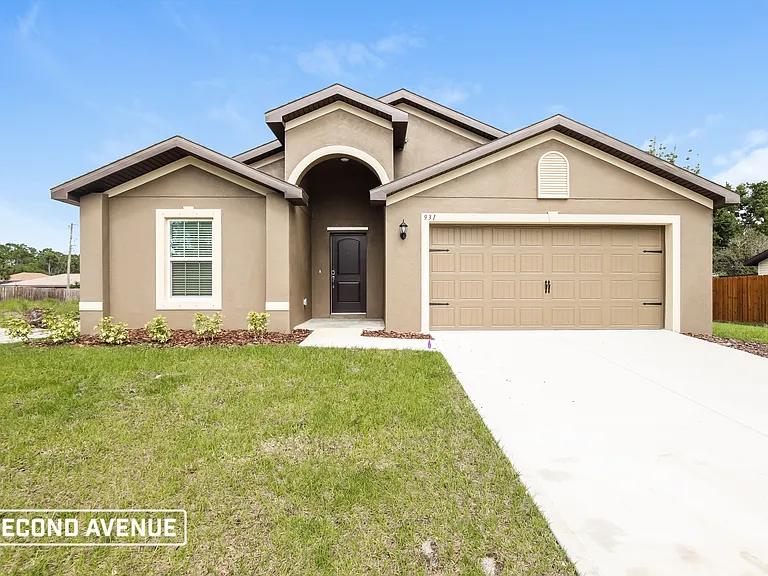 931 Eldron Blvd SE — Photo 1