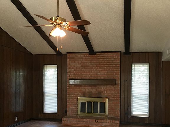 4th image of 2926 Carnaby Ln #3