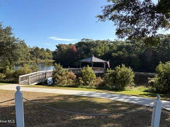 5th image of 3363 Portside Drive SW
