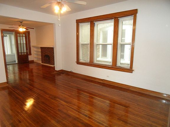 3rd image of 1449 N Lotus Ave