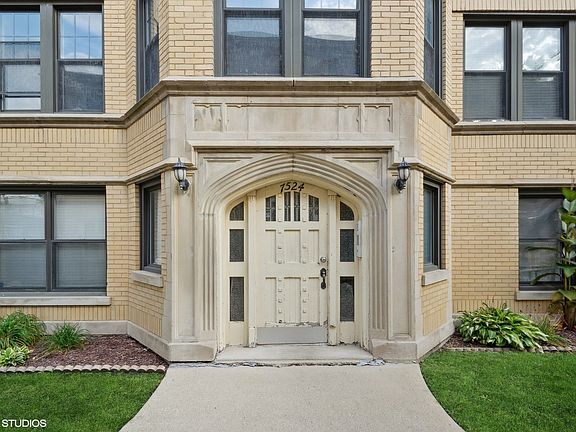 2nd image of 7524 N Winchester Ave APT Gw
