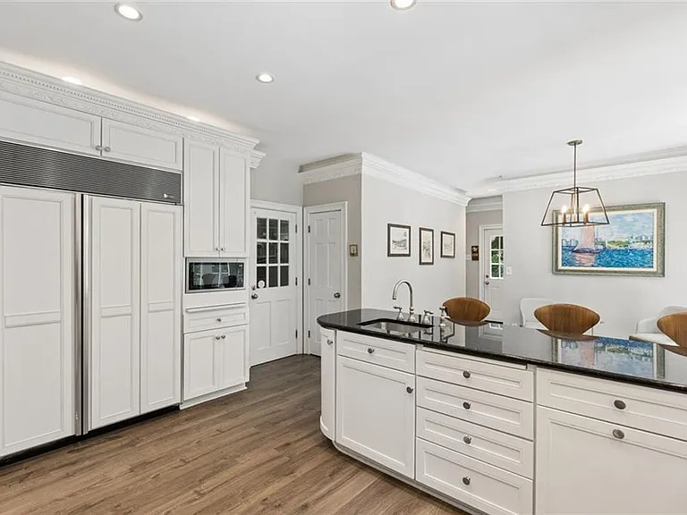 210 Willow Lake Cv — Photo 19