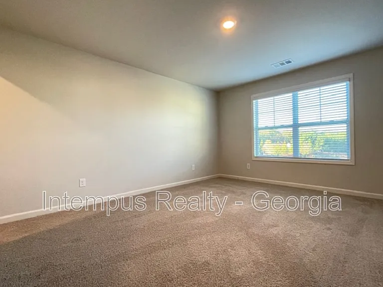 44 Garnet Dr — Photo 30