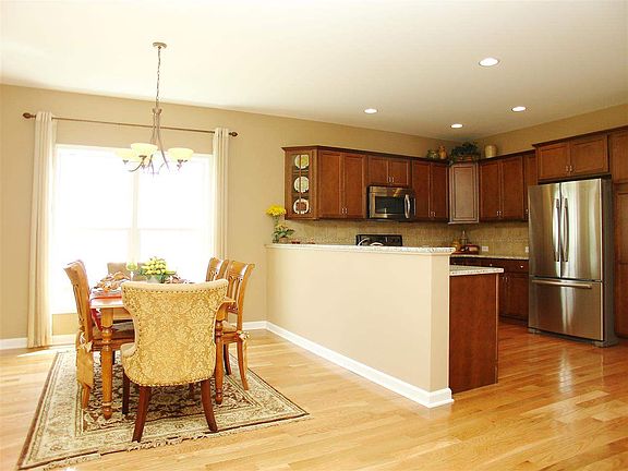 3rd image of 24 Green Meadow Dr