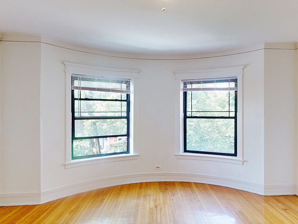 Dining/Living room