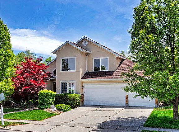 2nd image of 944 E Tahnia Cir S
