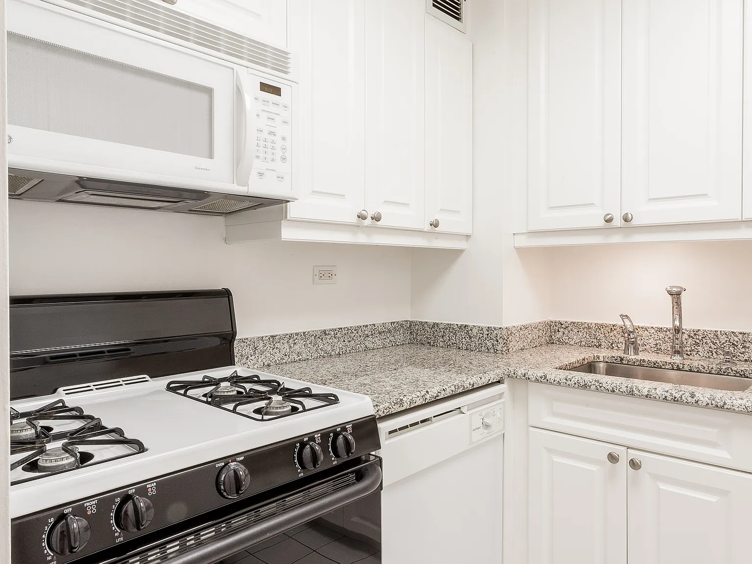 55 West 14th Street — Photo 3