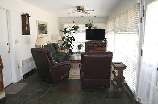 5th image of 555 Lowell St