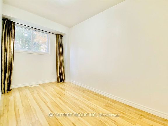 5th image of 128 Stevenson Rd S Floor 2