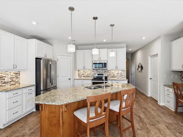 8773 Irving Blvd N, Lake Elmo, MN 55042