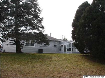 3rd image of 15 Bedford Ct
