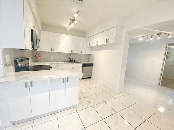 2nd image of 1008 NW 11th Ct #0