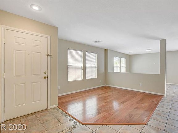 5th image of 332 Silverado Pines Ave