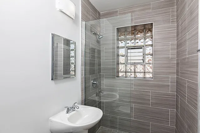 2720 W Winnemac Ave #2 — Photo 11