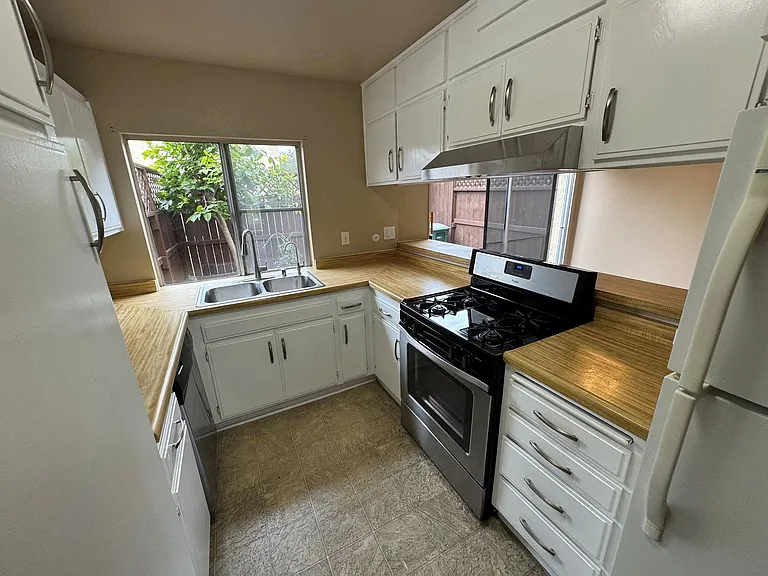 7313 Unicorn Cir — Photo 5