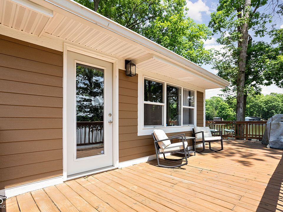 2nd image of 3641 Poplar Dr