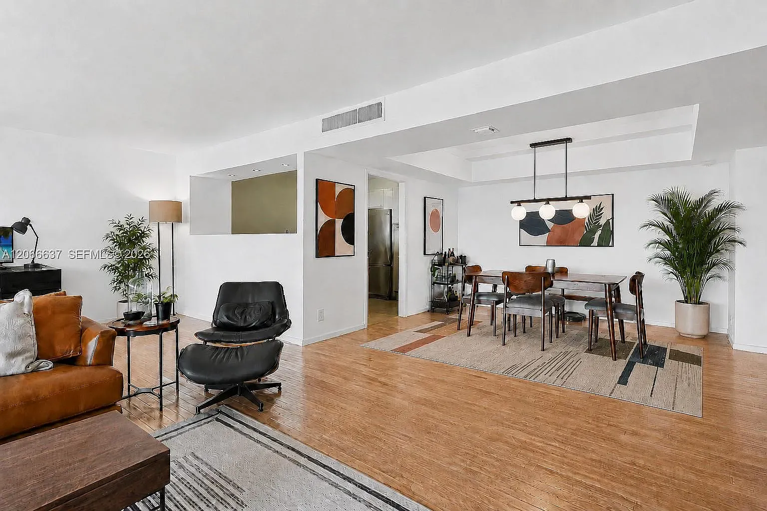 2 bed, 1642 sqft, $7,100 — Photo 4