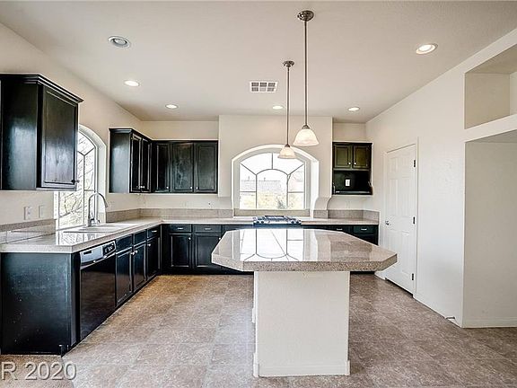 3rd image of 5210 Tulip Hill Ave