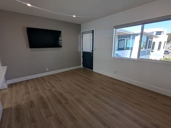 4th image of 3314 Mission Blvd #5