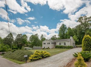 78 W Dogwood Dr, Franklin, NC 28734