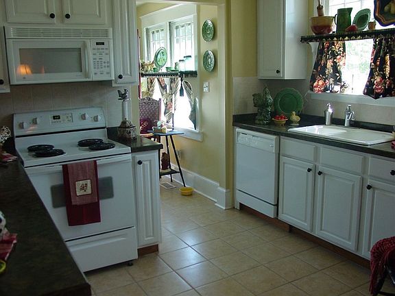 4th image of 700 Raleigh St