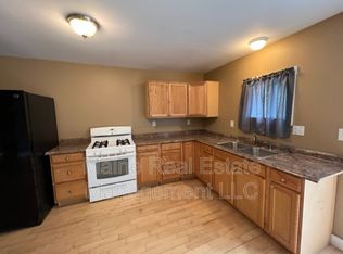 114 Bridge St APT 1, Farmington, ME 04938
