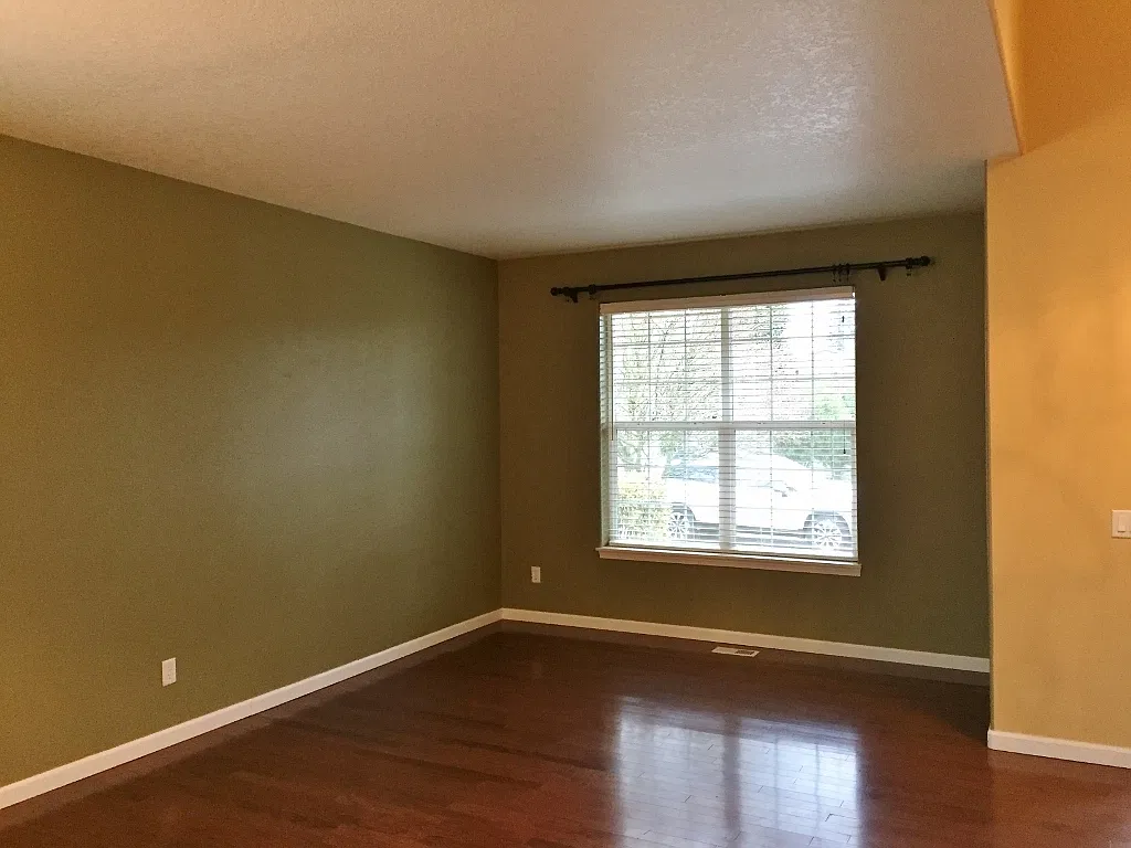 Lovely Spacious 4 Bedroom Home Located in Oregon City — Photo 2
