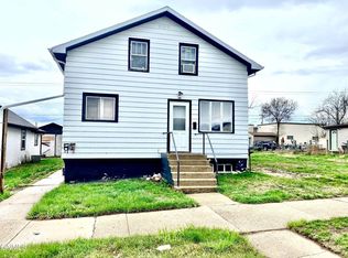 13 2nd Ave E, Williston, ND 58801