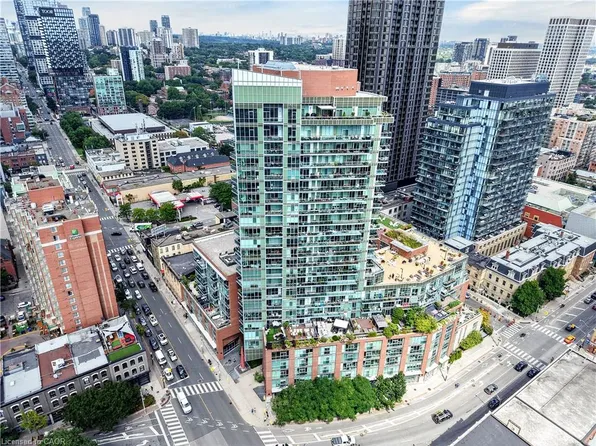 112 George St #1202, Toronto, ON M5A 2M5