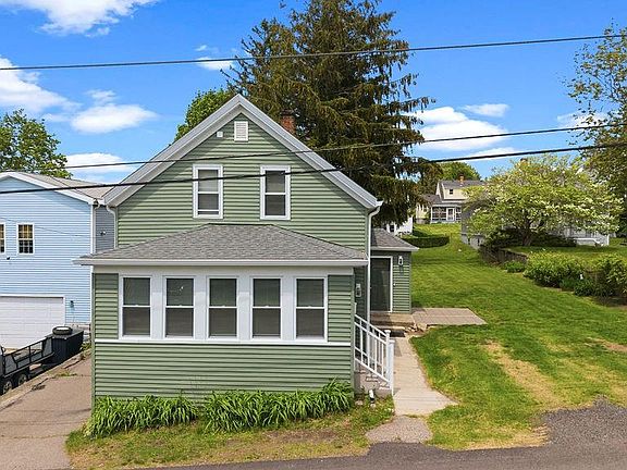 2nd image of 200 Judson St