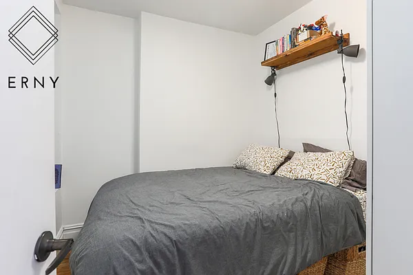 Rented by ERNY LLC | media 12