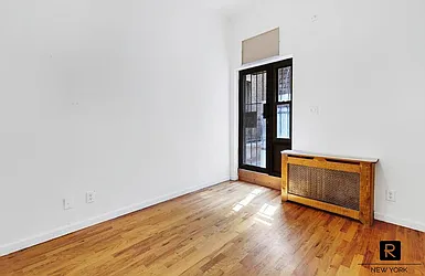 Rented by R New York