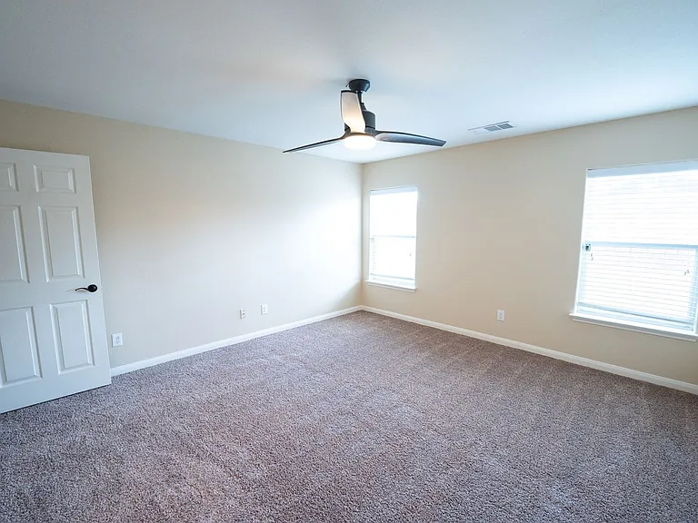 3108 Overstreet Ln — Photo 6