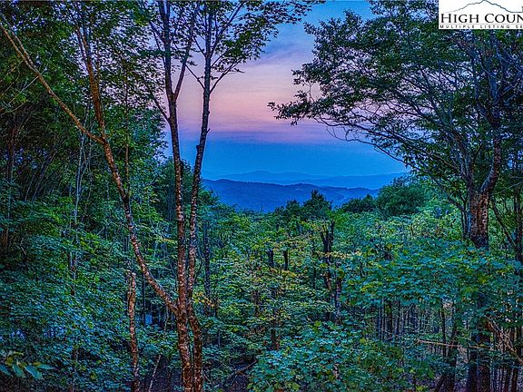 3rd image of 1402 Beech Mountain Parkway