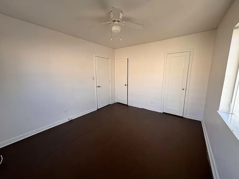 2515 Avenue E — Photo 7