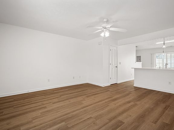 5th image of 2961 S Rutherford Blvd APT C2