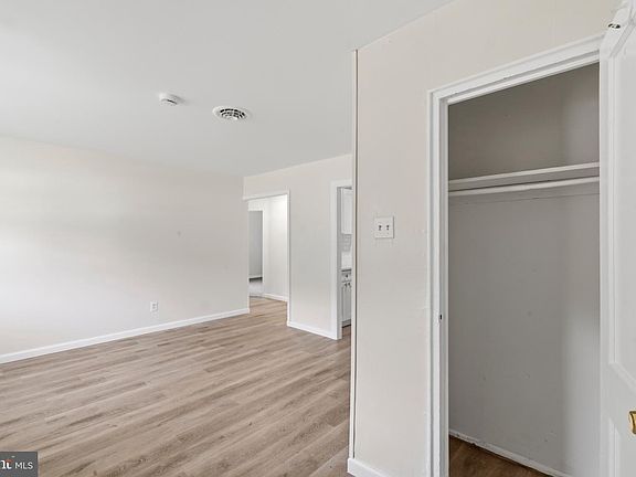 3rd image of 187 Norcross Ln