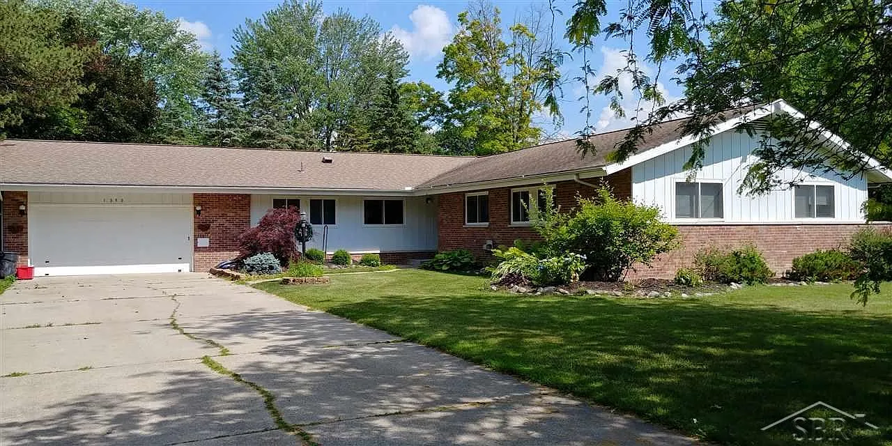 1090 Arclair Pl photo 1