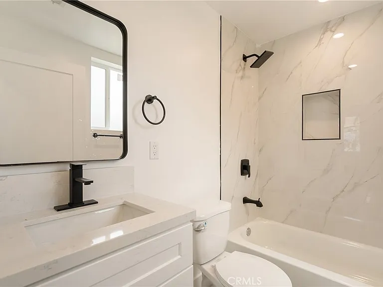 2843 Folsom — Photo 12
