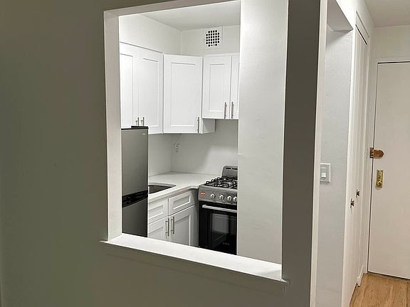 2nd image of 307 E 8th St #4J