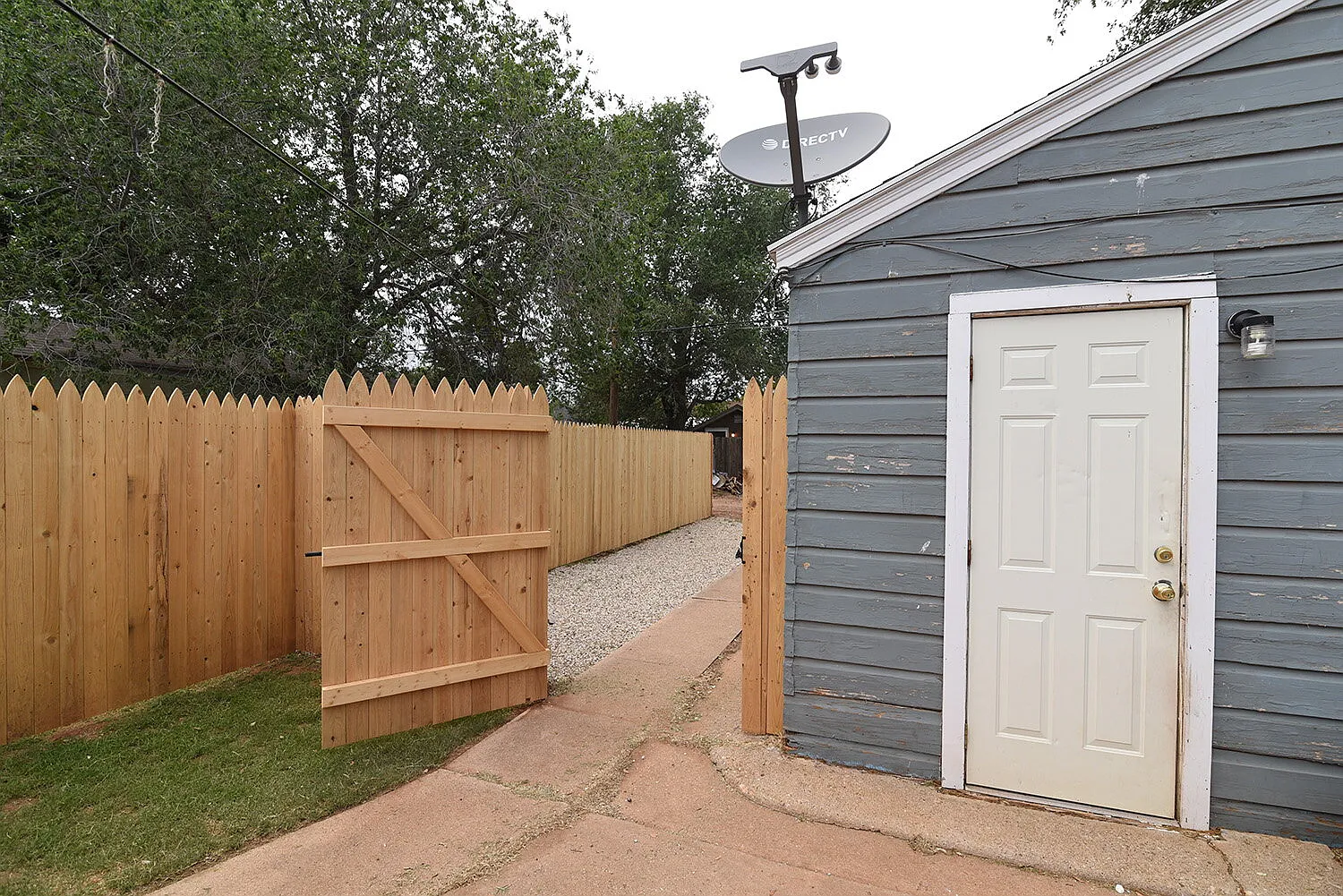 1 bed, 1.0 bath, 480 sqft, $700 — Photo 1