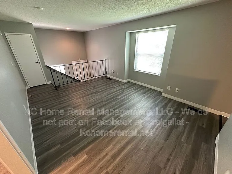 1615 Jackson Ave — Photo 5