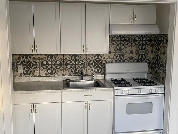 4th image of 6601 Blakemore St APT A
