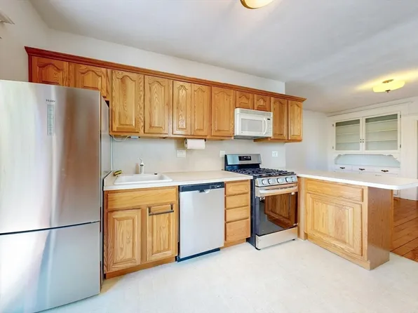 37 Park Vale Ave APT 3, Allston, MA 02134