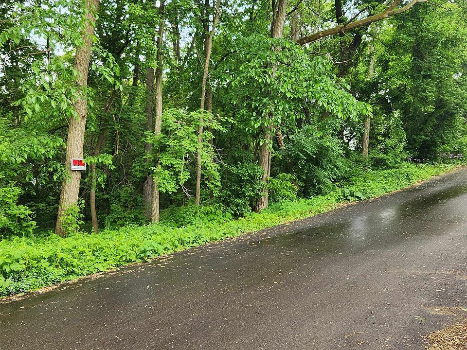 1st image of 4-6 E Road 7 #E