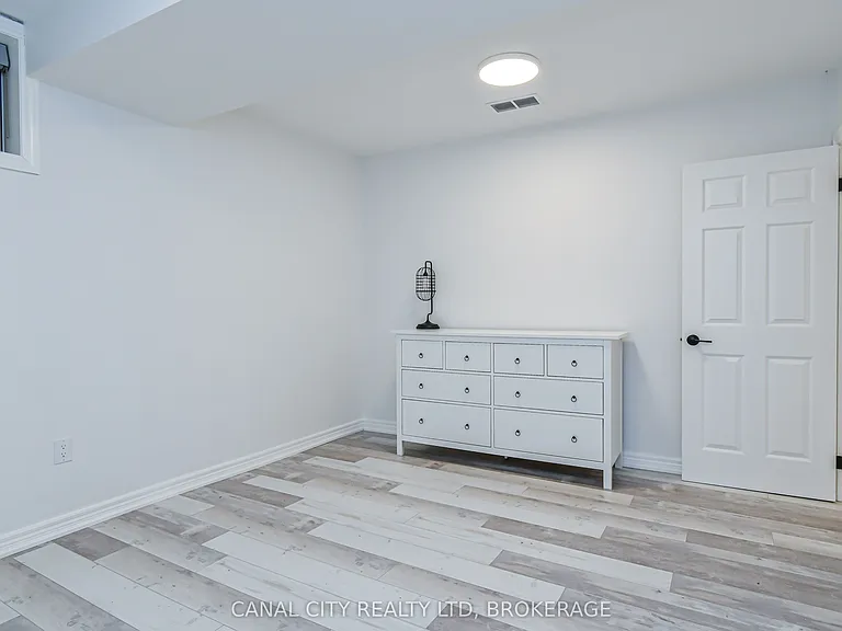 6 Colton Ave — Photo 28