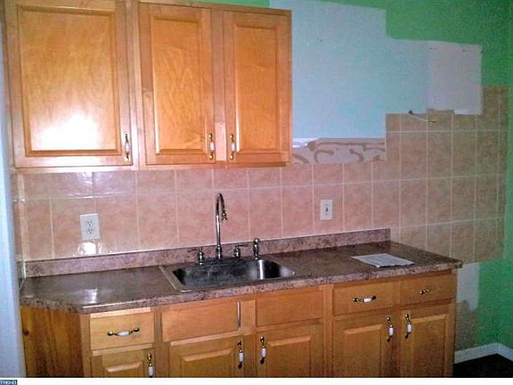 4th image of 7235 N 21st St