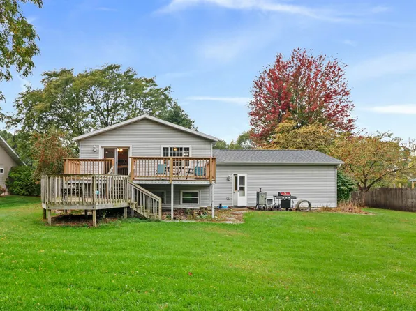 821 Dorothy Dr, Portage, WI 53901